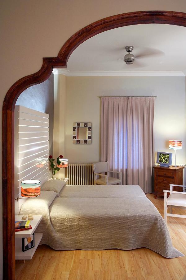 Hotel Mar De Tasmania - Auto Check-In La Bisbal d'Emporda Εξωτερικό φωτογραφία